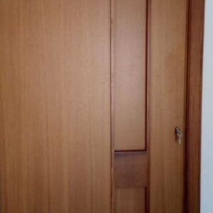 PUERTA PIVOTANTE